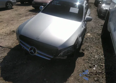 2016 Mercedes-Benz C 300 Sport/Luxury/ z USA, uszkodzony, nr VIN 55SWF4JB1GU166442